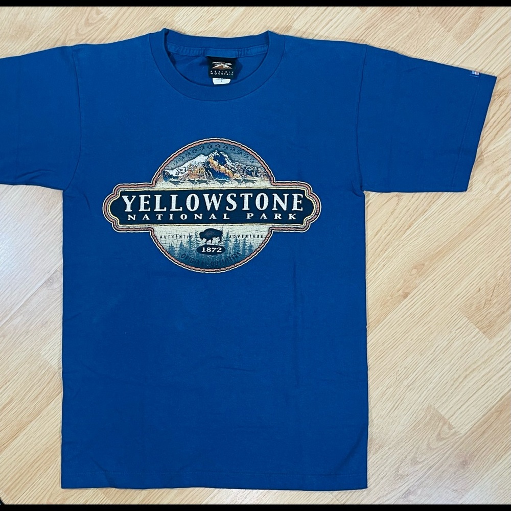 Vintage Yellowstone National Park Shirt Small Made in the USA 100% cotton